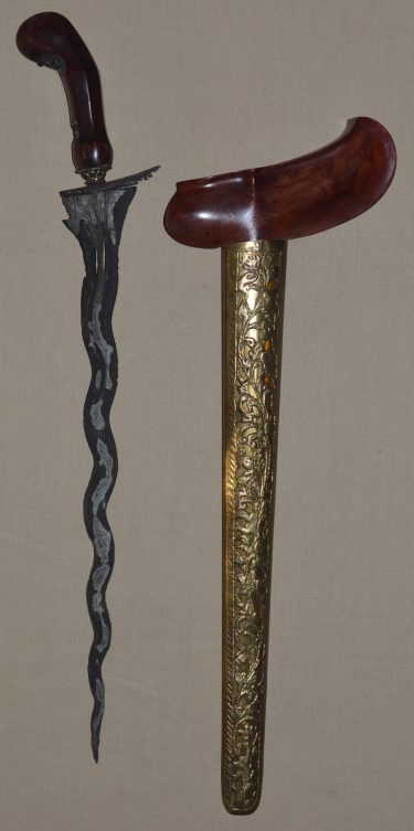 East Javanese Keris (Kris) Solo Dagger with 17th C Blade - Antique 